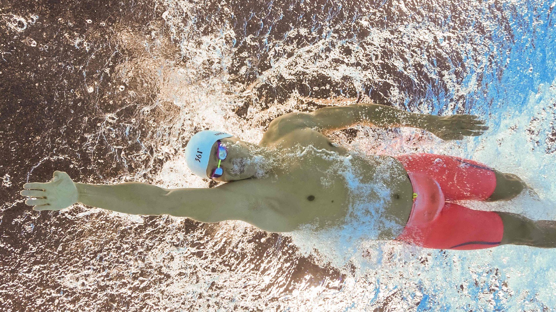 开云体育-F1街道赛之夜，布鲁诺，舞台越大越强