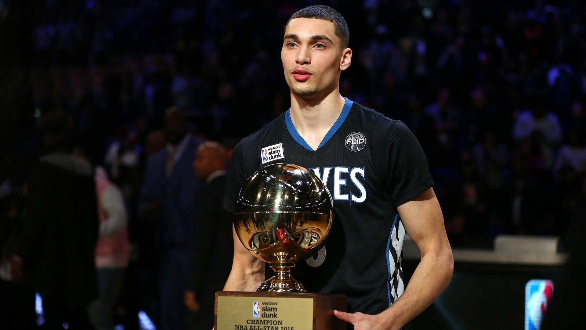 开云体育中国-雄鹿带走热火,文班亚马成为关键先生,当未来在当下投出制胜一球